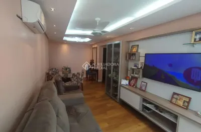 Apartamento com 2 quartos para alugar na rua santa cecília, 1373, santa cecília, porto alegre, 73 m2 por r$ 3.500