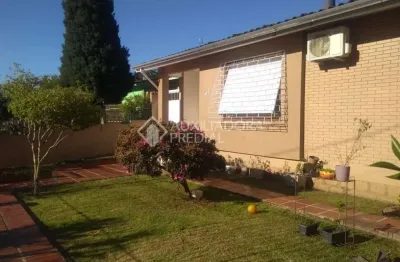 Casa em condomínio fechado com 3 quartos à venda na acesso das tulipas, 147, santa tereza, porto alegre, 154 m2 por r$ 700.000
