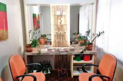Sala comercial à venda na avenida coronel lucas de oliveira, 1841, petrópolis, porto alegre, 47 m2 por r$ 228.000