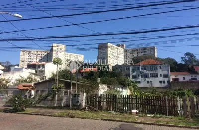 Casa em condomínio fechado com 3 quartos à venda na rua teixeira de freitas, 761, santo antônio, porto alegre, 745 m2 por r$ 1.300.000