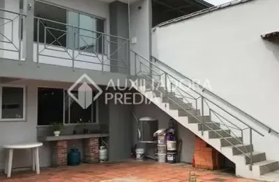 Casa com 4 quartos à venda na rua doutor barcelos, 2137, tristeza, porto alegre, 350 m2 por r$ 1.480.000