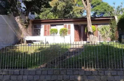 Casa com 3 quartos à venda na rua pedro chaves barcelos, 302, auxiliadora, porto alegre, 387 m2 por r$ 1.100.000
