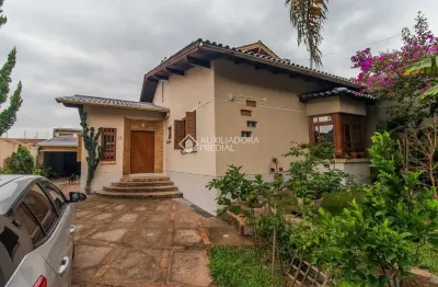 Casa com 3 quartos à venda na rua joão ribeiro de barros, 15, espírito santo, porto alegre, 193 m2 por r$ 680.000