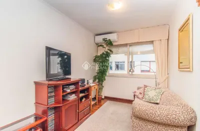 Apartamento com 2 quartos à venda na rua guilherme alves, 469, partenon, porto alegre, 61 m2 por r$ 300.000