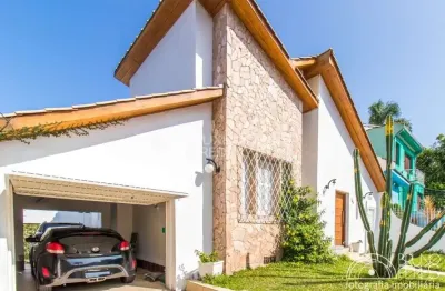 Casa em condomínio fechado com 6 quartos à venda na rua paissandu, 298, partenon, porto alegre, 300 m2 por r$ 1.300.000