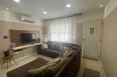 Casa com 2 quartos à venda na rua hermínio leal de albuquerque, 1945, parque santa fé, porto alegre, 110 m2 por r$ 355.000