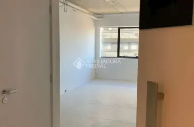 Sala comercial à venda na avenida getúlio vargas, 4831, centro, canoas, 34 m2 por r$ 430.000