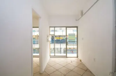 Sala comercial à venda na rua tiradentes, 154, centro, canoas, 66 m2 por r$ 159.000