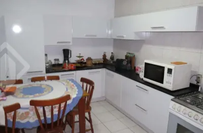 Casa comercial à venda na avenida brasil, 1329, navegantes, porto alegre, 50 m2 por r$ 900.000