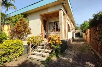 Casa com 3 quartos à venda na rua monte flor, 215, jardim floresta, porto alegre, 147 m2 por r$ 605.000