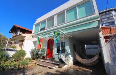 Casa com 3 quartos à venda na travessa antilhas, 56, jardim lindóia, porto alegre, 300 m2 por r$ 2.500.000