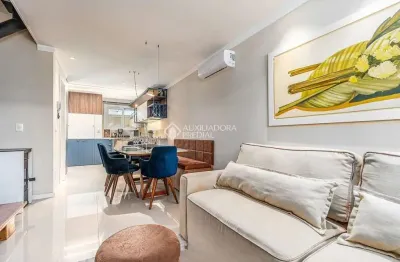 Casa em condomínio fechado com 3 quartos à venda na leopoldo becker, 50, parque das hortênsias, canela, 123 m2 por r$ 970.000