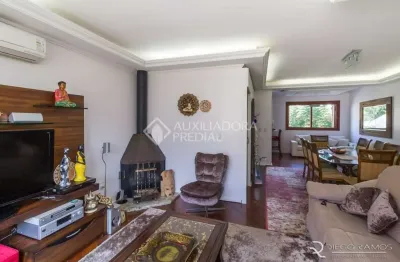 Casa em condomínio fechado com 3 quartos à venda na rua curupaiti, 43, cristal, porto alegre, 211 m2 por r$ 950.000