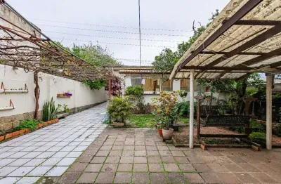 Casa com 3 quartos à venda na rua líbia, 346, vila ipiranga, porto alegre, 230 m2 por r$ 755.000