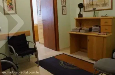 Sala comercial à venda na avenida taquara, 353, petrópolis, porto alegre, 31 m2 por r$ 205.000