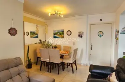 Apartamento com 3 quartos à venda na avenida dom cláudio josé gonçalves ponce de leão, 140, vila ipiranga, porto alegre, 65 m2 por r$ 429.000