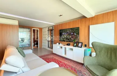 Apartamento com 3 quartos à venda na rua doutor dário de bittencourt, 300, jardim europa, porto alegre, 102 m2 por r$ 1.750.000