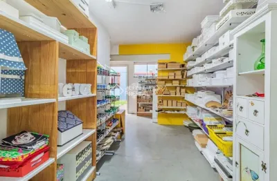 Prédio à venda na Avenida Copacabana, 763, Tristeza, Porto Alegre, 180 m2 por R$ 2.500.000