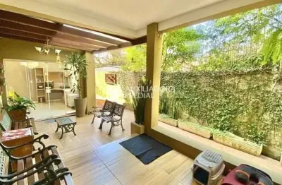 Casa em condomínio fechado com 4 quartos à venda na rua dona gabriela, 320, menino deus, porto alegre, 264 m2 por r$ 1.297.000