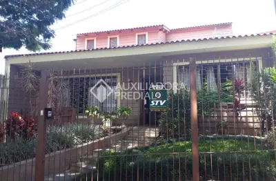 Casa em condomínio fechado com 4 quartos à venda na rua gustavo schmidt, 305, três figueiras, porto alegre, 380 m2 por r$ 1.615.000