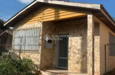 Casa com 2 quartos à venda na rua itiberê de moura, 108, passo das pedras, porto alegre, 366 m2 por r$ 350.000