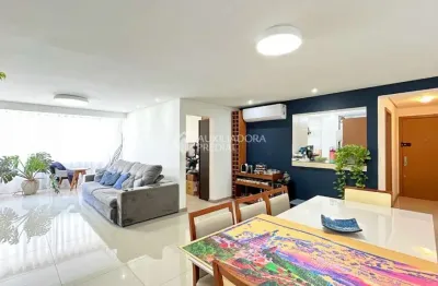 Apartamento com 3 quartos à venda na rua araruama, 805, vila jardim, porto alegre, 134 m2 por r$ 1.350.000