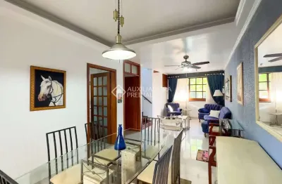 Casa com 3 quartos à venda na avenida karl iwers, 150, jardim itu sabará, porto alegre, 194 m2 por r$ 974.990