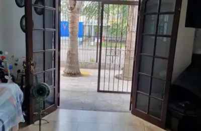 Casa com 3 quartos à venda na rua leopoldino j santos, 363, passo das pedras, porto alegre, 140 m2 por r$ 430.860