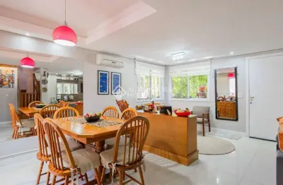 Casa em condomínio fechado com 3 quartos à venda na rua adão gregory, 200, mário quintana, porto alegre, 196 m2 por r$ 598.000
