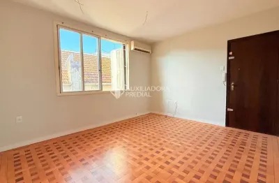 Apartamento com 2 quartos à venda na avenida benjamin constant, 1471, floresta, porto alegre, 65 m2 por r$ 235.000
