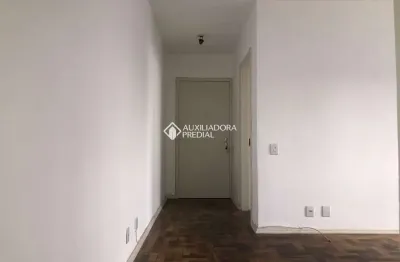 Apartamento com 1 quarto para alugar na rua gaston englert, 755, vila ipiranga, porto alegre, 46 m2 por r$ 1.300