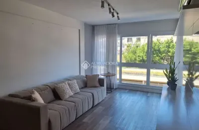 Apartamento com 3 quartos para alugar na rua mata bacelar, 331, auxiliadora, porto alegre, 102 m2 por r$ 6.900