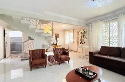 Casa com 3 quartos à venda na rua rossini, 95, são sebastião, porto alegre, 325 m2 por r$ 1.060.000