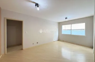 Apartamento com 1 quarto à venda na rua roque calage, 580, passo da areia, porto alegre, 49 m2 por r$ 210.000