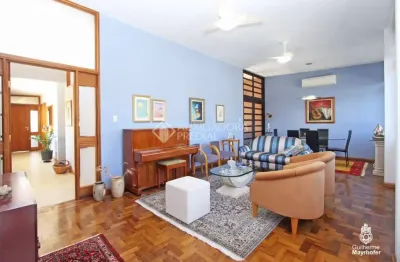 Casa com 3 quartos à venda na rua professor fernando carneiro, 69, três figueiras, porto alegre, 380 m2 por r$ 2.500.000