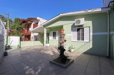 Casa com 3 quartos à venda na rua monte flor, 141, jardim floresta, porto alegre, 150 m2 por r$ 900.000