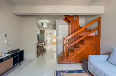 Casa em condomínio fechado com 3 quartos à venda na avenida josé aloísio filho, 889, humaitá, porto alegre, 89 m2 por r$ 445.000