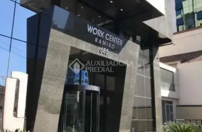 Sala comercial à venda na rua ramiro barcelos, 685, floresta, porto alegre, 41 m2 por r$ 328.000