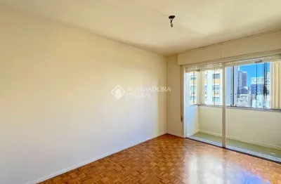 Apartamento com 3 quartos à venda na rua riachuelo, 1268, centro histórico, porto alegre, 93 m2 por r$ 449.000