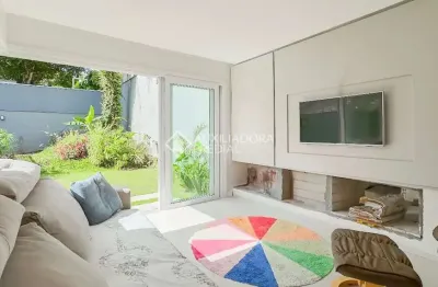 Apartamento com 2 quartos à venda na Rua Monte Alverne, 32, Chácara das Pedras, Porto Alegre, 204 m2 por R$ 1.590.000