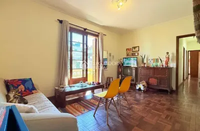 Apartamento com 2 quartos à venda na rua professor juvenal miler, 17, rio branco, porto alegre, 84 m2 por r$ 299.000