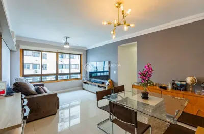 Apartamento com 2 quartos à venda na rua roque calage, 886, passo da areia, porto alegre, 78 m2 por r$ 780.000