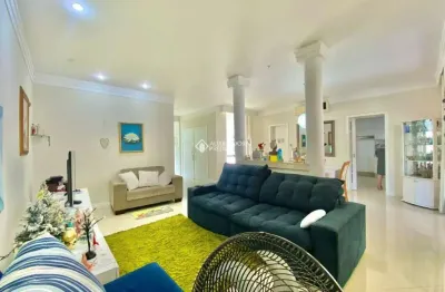 Casa com 4 quartos à venda na rua corticeira, 397, hípica, porto alegre, 249 m2 por r$ 980.000
