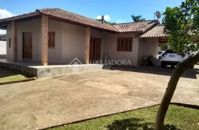 Casa com 2 quartos à venda na do jesuíno - lado par, 520, lageado, porto alegre, 127 m2 por r$ 590.000