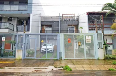 Casa com 3 quartos à venda na rua doutor sady soares, 129, guarujá, porto alegre, 151 m2 por r$ 510.000