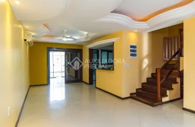 Casa com 3 quartos à venda na rua santos zottis, 130, hípica, porto alegre, 167 m2 por r$ 620.000