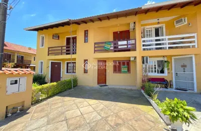 Casa em condomínio fechado com 2 quartos à venda na avenida edgar pires de castro, 1286, hípica, porto alegre, 97 m2 por r$ 329.000