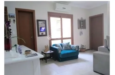 Casa com 3 quartos à venda na rua heitor kramer, 321, guarujá, porto alegre, 114 m2 por r$ 599.000