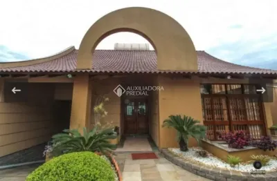 Casa com 3 quartos à venda na Travessa Miguel Pereira, 120, Medianeira, Porto Alegre, 544 m2 por R$ 1.748.500