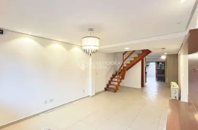 Casa com 2 quartos à venda na rua irmão jaime biazus, 211, guarujá, porto alegre, 116 m2 por r$ 460.000